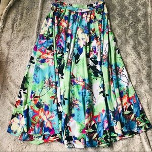 Vibrant, multicolor floral print maxi skirt